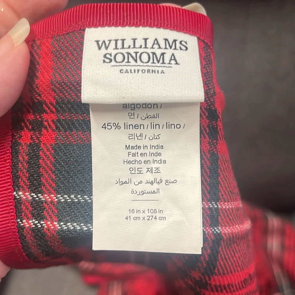 Williams Sonoma Classic Tartan Christmas Table Runner